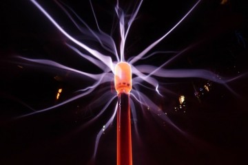 Nikola Tesla - Čovek svetlosti (2)